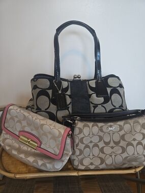 Coach Signature Purse Bundle